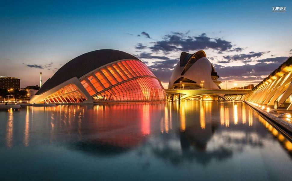 Cerca De La Playa Y Ciudad De Ciencias Apartment